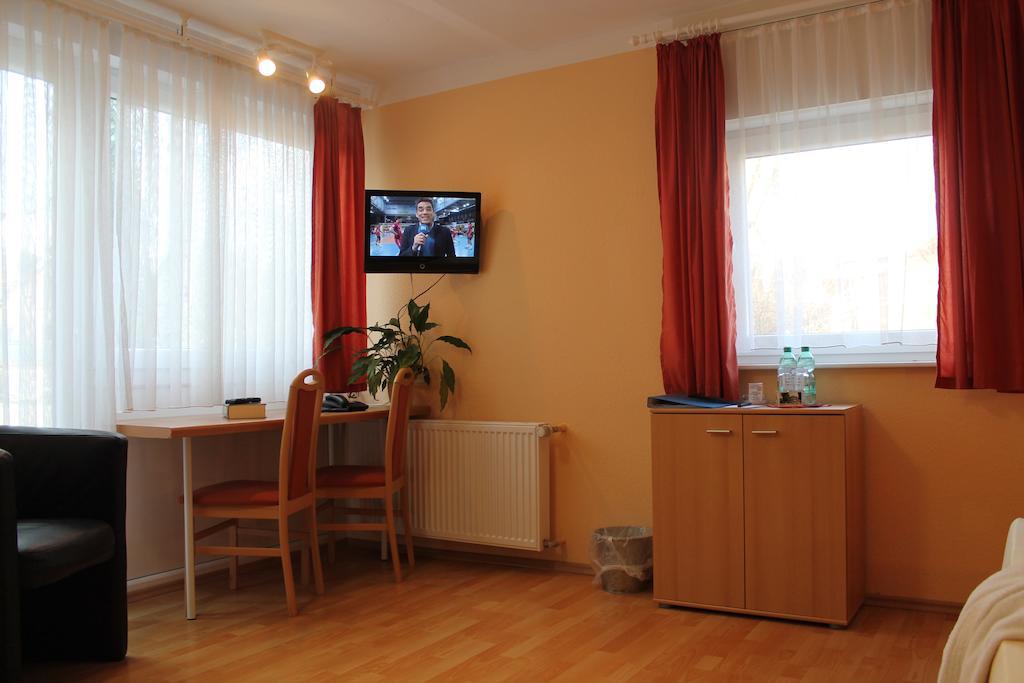 Hotel Brigitte Bad Krozingen Habitación foto